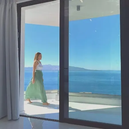 شقة Luxury Sea View ساراندا